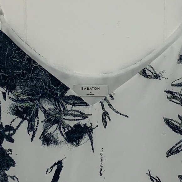 Babaton Sleeveless Floral Blouse - Medium - Picture 2 of 3